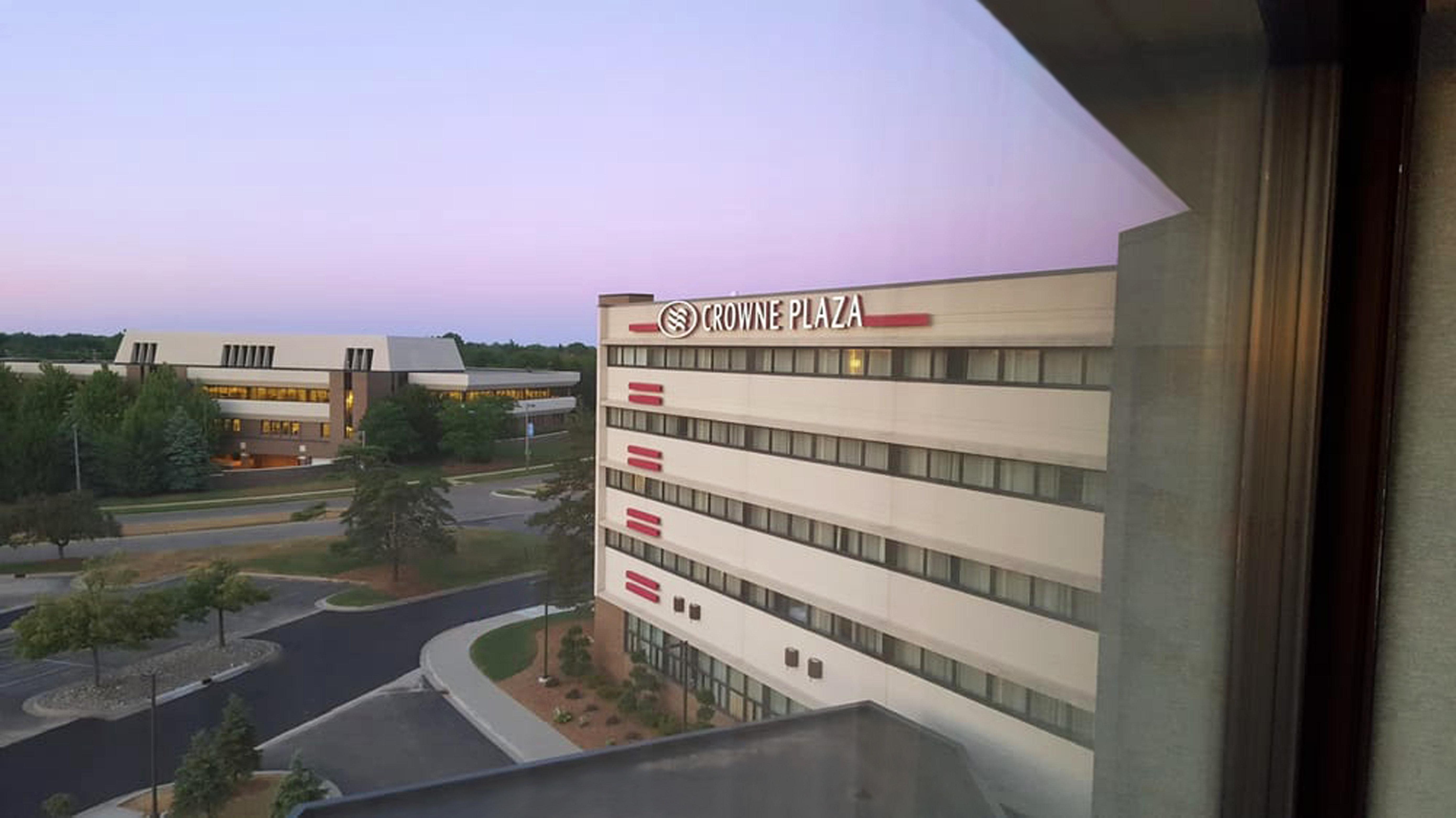 Crowne Plaza Lansing By Ihg Hotel Exterior photo
